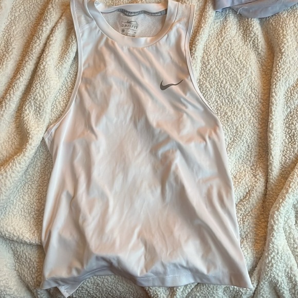 Workout top bundle - Picture 6 of 7